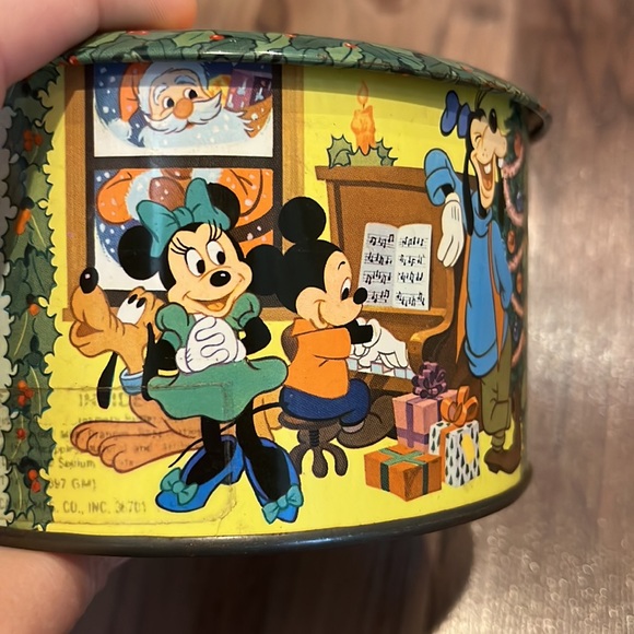 Vintage Merry Christmas Disney Mickey Mouse and Friends Candy Tin England - Picture 3 of 7